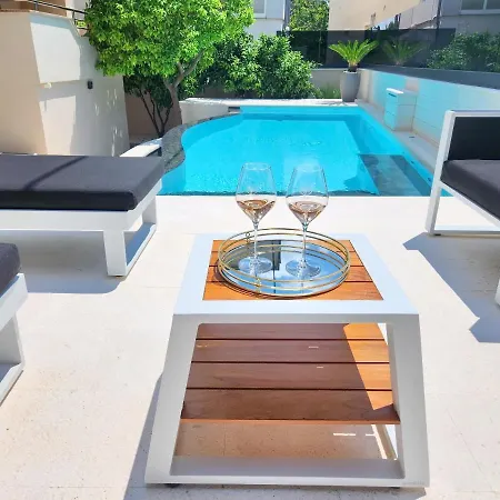 Calypso Royal Apartment *