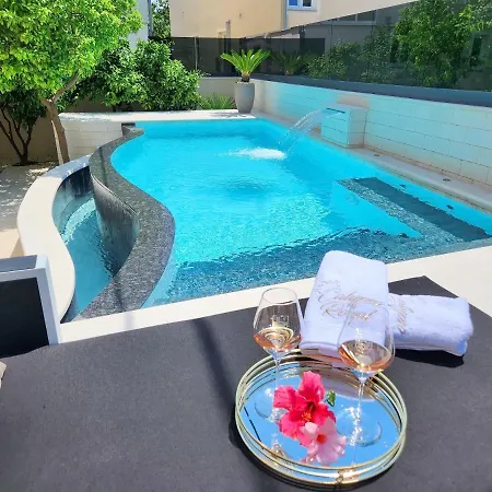 Calypso Royal Apartment *